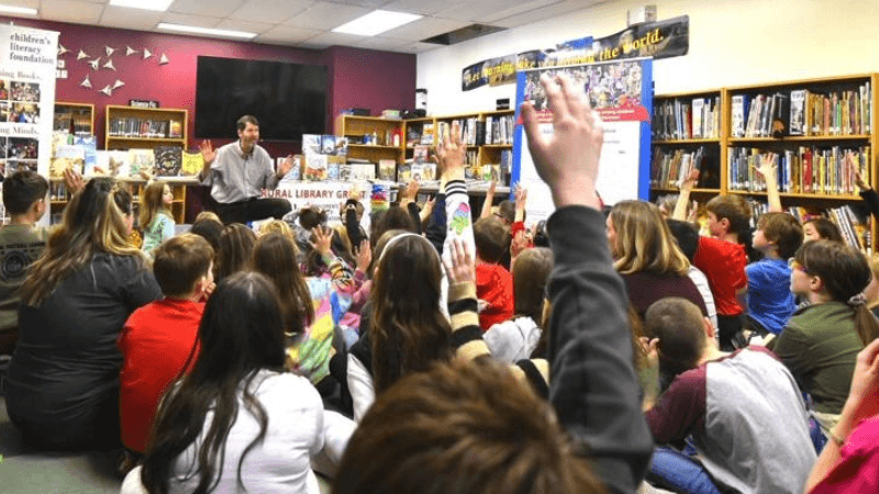 Cover Image for Pre-K-8 Barnet School celebrated a books kickoff